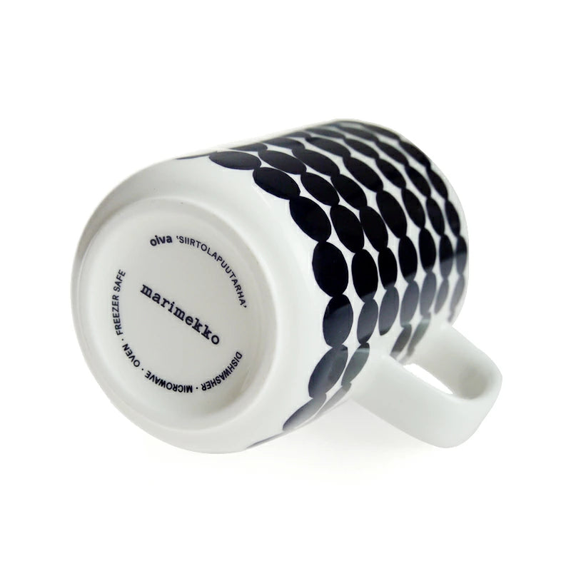 マリメッコ (marimekko) SIIRTOLAPUUTARHA シイルトラプータルハ マグカップ WH/BK 063296-190