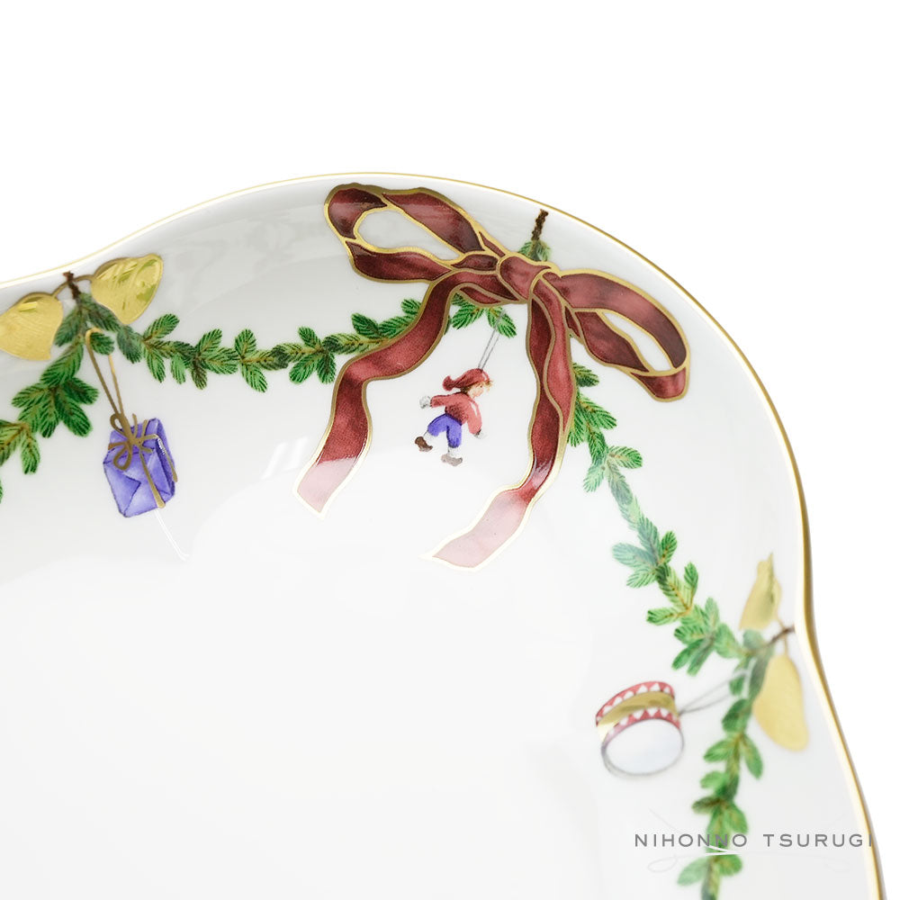 ロイヤルコペンハーゲン スターフルーテッド クリスマス ディッシュ 22×18cm 2503359