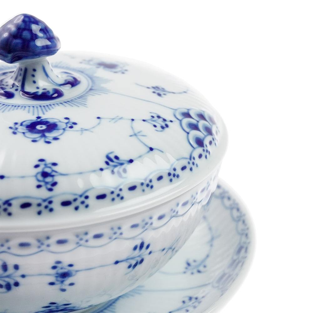 ロイヤルコペンハーゲン(ROYAL COPENHAGEN) ブルーフルーテッド ハーフレース ボウル&ソーサー  1-102-277