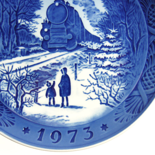 ロイヤルコペンハーゲン イヤープレート 1973年 クリスマスの帰省