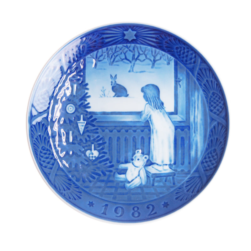 ロイヤルコペンハーゲン イヤープレート 1982年 クリスマスを待ちこがれて