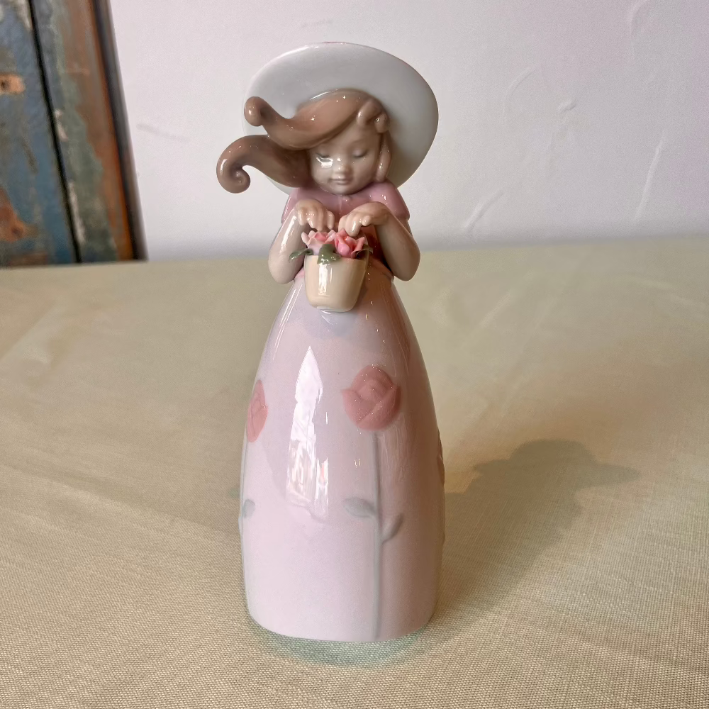 リヤドロ (LLADRO)リトルローズ 8042
